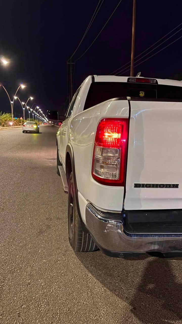دوج رام بك هورن 2022 Dodge Ram BIGHORN 

6 سلندر   V6 ايتورك المرغوب
باب طويل بدي قصير المرغوب
بصمه 
كير ماوس 
شاشه جبيره 
دوسات كهربائي
كشن كهربائي
السياره ايتورك etorque
دعاميه حديد ستيل 
ويل اسود مات
ويل ١٨ ماكو شي اسمه طسه
سياره ماشيه 97 الف ميل 
رقم مميز 

محرك كير اكسل حداديه كلها كفاله 
بجم كبس  شاصي بشرط لغوده بشرط تكم بشرط
بدون ايربكاك
رقم الشاصي : 1C6RRFFG7NN238594
السياره مثل ما موضح في صور الحادث حادثها مجرد ربع جاملغ خلفي يعني قصعه وحده صبغ بدون اي دواخل 

السعر : 280 وبيها مجال 
***********
