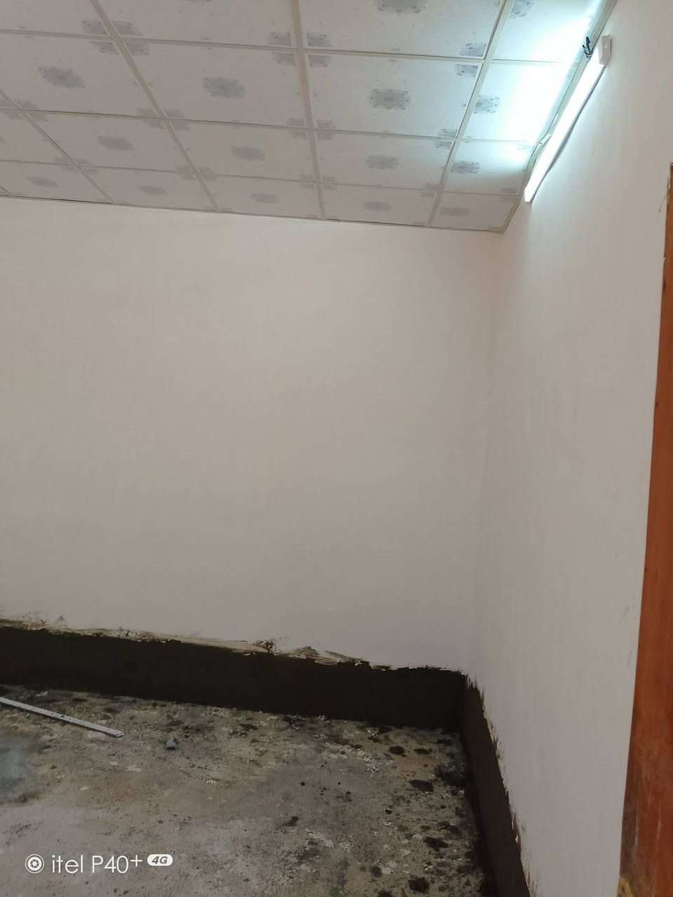 بيت للبيع الحويجه زراعي 
حي خلف الخضر 200متر
غرفتين نوم وهول ومطبخ وربعه 
سقف ثانوي
واصل كافة الخدمات السعر 30مليون وبيه مجال 
***********
