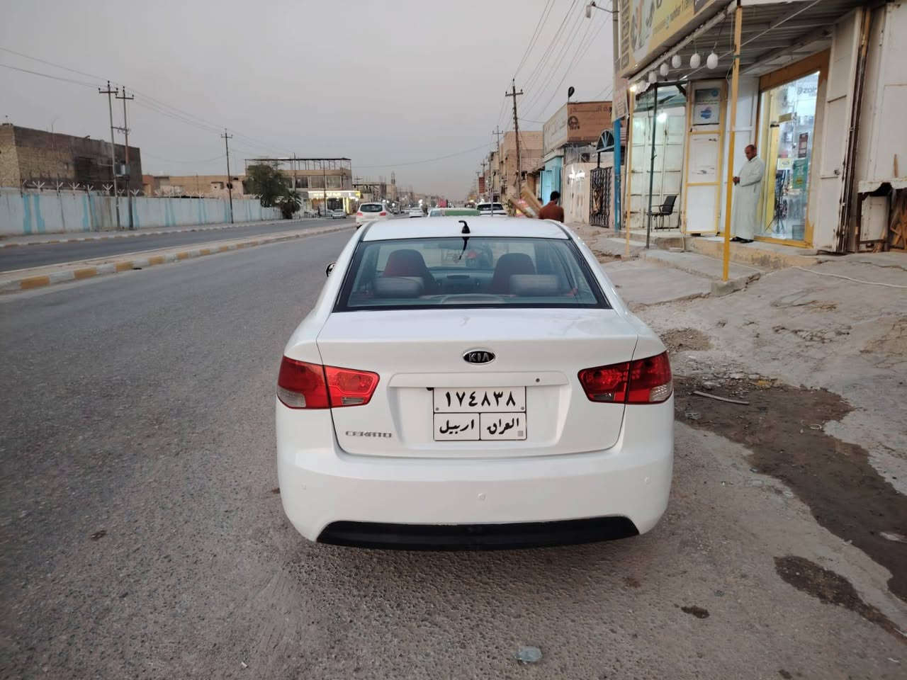 السلام عليكم
سيراتو ٢٠١١ خليجي رقم اربيل تحويل او وكاله بيها ٣ قطع رش بسيط بدون داخل سياره جديده تبريد كير مكينه ١٦٠٠ 
المكان النجف الاشرف ***********
