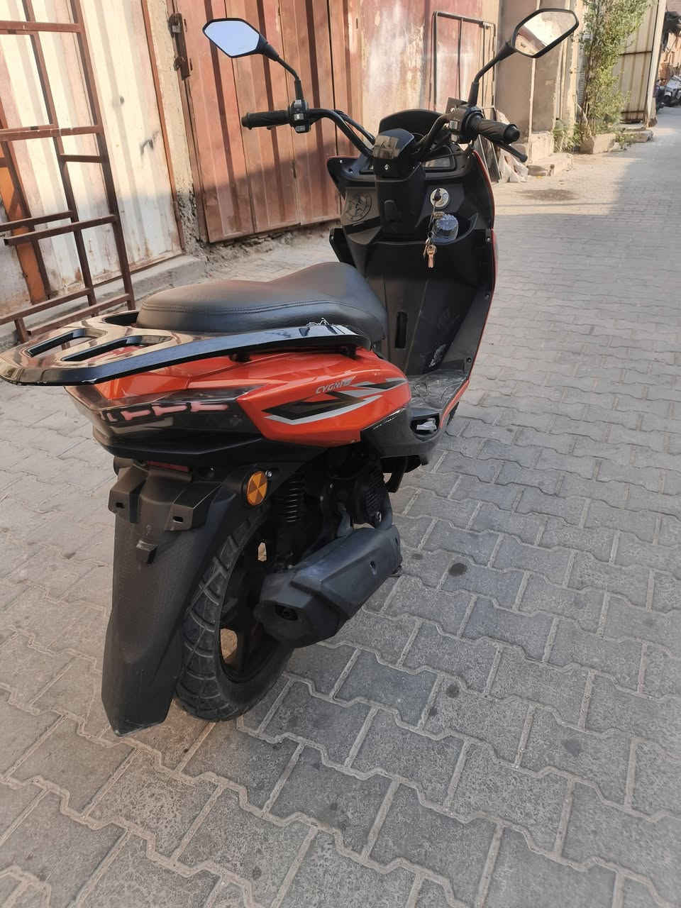 اخوان سلام عليكم دراجه سكنز سترونك صيني موديل 2024 ادراجه شرط برغي مامفتوح بيها دراجه صار شهر من اشتريتها زيرو شرط ولحد هسا ادراجه برغي ما مفتوح بيها ادراجه اريدها ابسعر مناسب عن سعر الجديد للشراي يجي خاص وتساب 
***********
