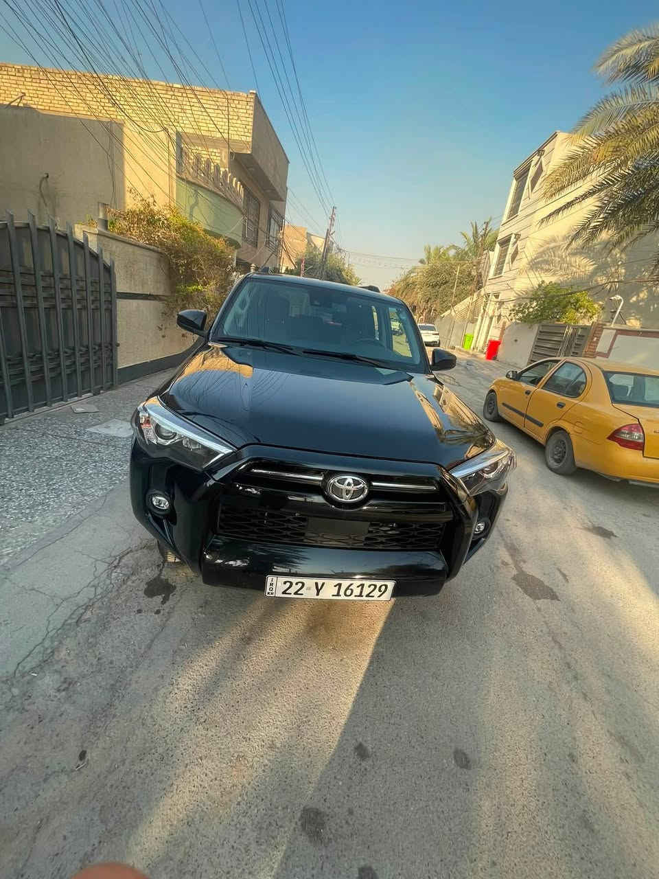 السلام عليكم 
تيوتا 4 رنر موديل 2023  Sr5 
ماشية 32،626 ميل
وارد امريكي ضربتهة خفيفه كلش الباب لخلف السايق ومصلح بدون ايرباك كما موضح بصور 
ايرباك سليم 
محرك 4000 
6 سلندر 
5 راكب 
دفع رباعي 4 ويل 
رادار امامي خلفي 
نقطة عمياء 
كامرة 
كشن السائق كهرباء 
رقم اربيل  تحويل ثاني يوم 

السعر المطلوب 34،000$

العنوان : بغداد - الدورة 

رقم الهاتف : 
زين: *********** اتصال + واتساب 
اسيا : *********** فقط واتساب
