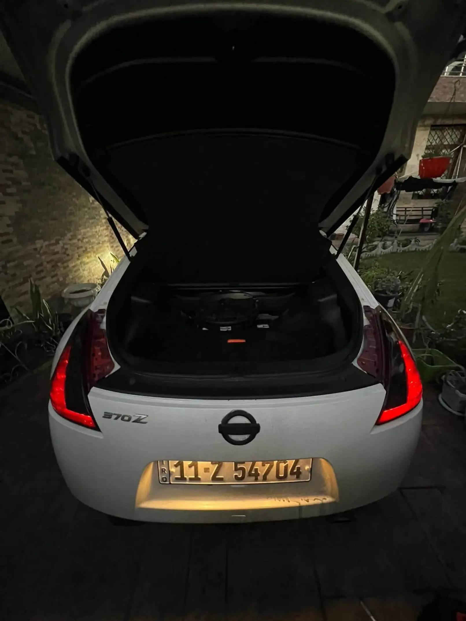 نيسان 370z بيع او مراوس  موديل 13  71000km ٤ قطع صبغ سطحي  فول مواصفات  داخل جلد   كشنات كهرباء وتدفئه سستم صوت boss برده خلفيه بلاد  عليهه راديتر ٥ سراوات مراوح عاصفه فج بريك اكيوبونو  كولر دهن مروحه كولر دهن اكسل vlsd 3.9 اير سسبنشن S3 تحكم شاشه داخليه ٣ مودات  سبويلر  سقف روز  مازدات امامي متغير  بنيد دزاين جي تي ار سبويلر خلفي عقل برمجه امريكا مابين لو اوكتان وهاي اوكتان  ويل 19 ESR اير انتيك z1 الفلتر مالتهن kn دعاميه اماميه نسمو والبلاد موجوده جهاز obd2  ادامه كامله لمنضومه الاير سسبنشن وادامه كامله للكير والمكينه ومنضومه البريك  صدر امامي خلفي جديد وكاله ادامه كامله لمنضومه المي رولات مكينه وقايش جديد السعر 120 وبيهه مجال *********** #كري_للسيارات_الرياضيه #z 
