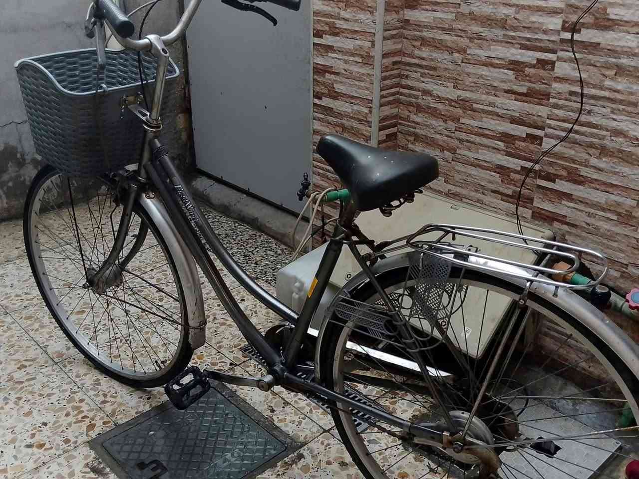 سلام عليكم بايسكل بناتي جديد بالة
حجم 27 السعر 150وبي مجال
رقم الهاتف *********** أبو سيف
