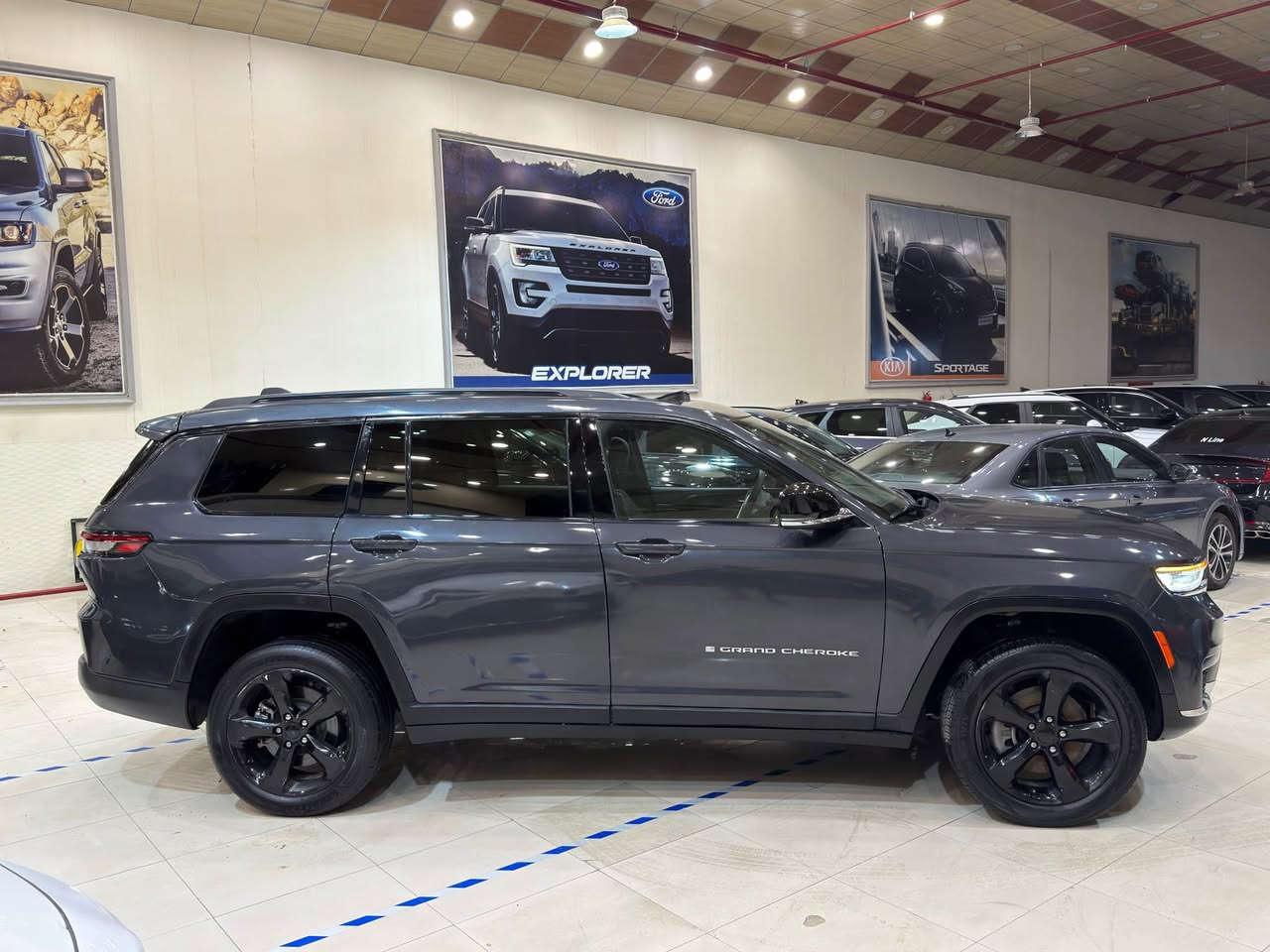 السيارة:- Jeep Grand Cheroke L Laredo
موديل: : 2025
ماشية:-19,000میل 
مواصفات:-L Laredo
بدون ايرباك
سيارة رادار كارةباي  باتري كل و بشرت
تفاصيل اكثر الاتصال علی ارقام التاليه
*********** واتساب كورك
شركة كۆپارت كارس
اربيل شارع مخمور فرع ناقلات أربيل, العراق

