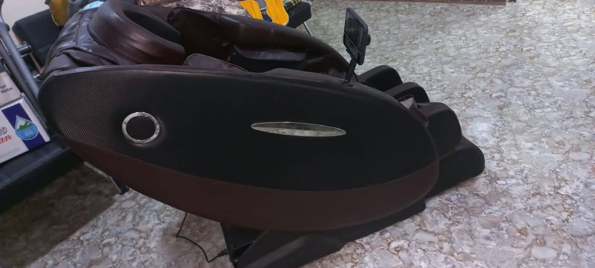 لبيع كرسي مساج استخدام اقل من شهر ٦٥٠ الف وبيه مجال
***********

