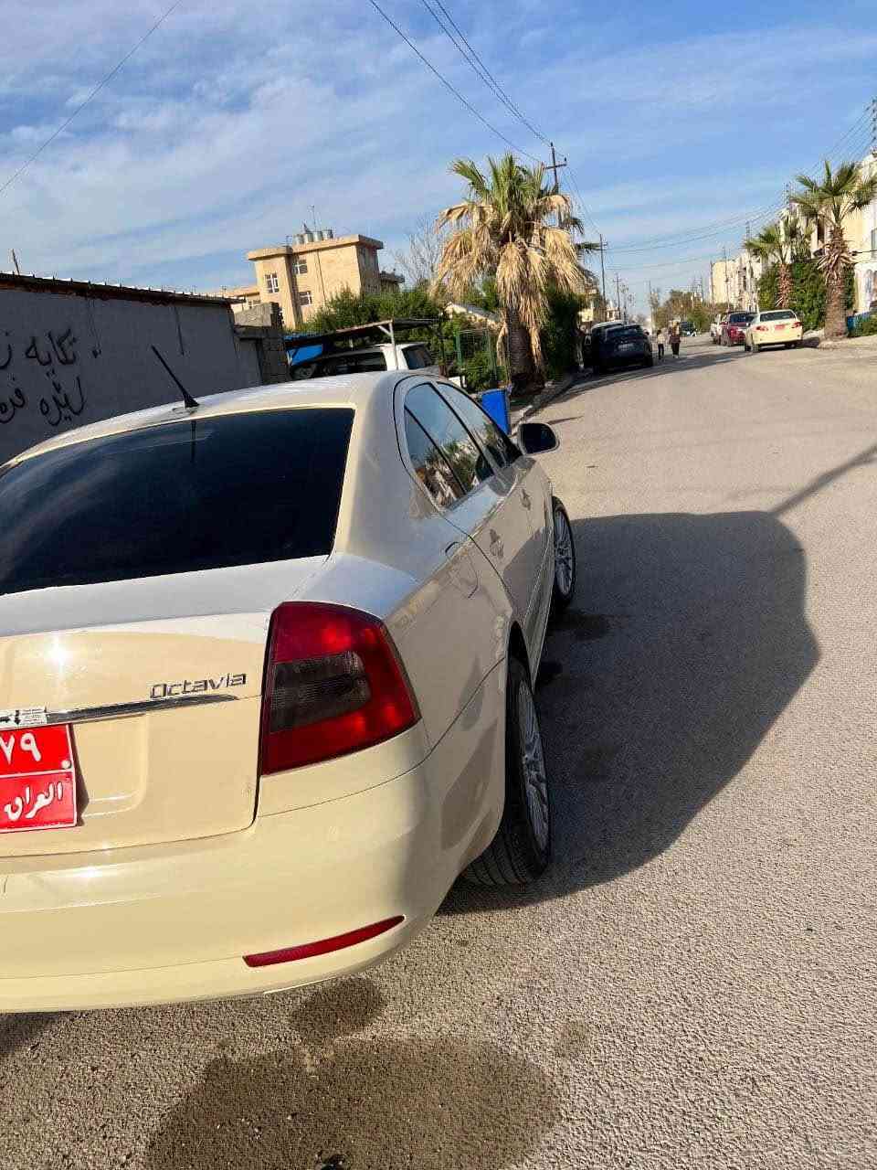 سەرەتا بەناوی خودای گەورە 
سكۆدا 2013 
گێر و مەكینە بەشەرت 
پشتی کەپسە 
پێشی لێدانێكی خەفیفی هەیە 
3 پارچەی پێشی لەسەر ساغەی بۆیاغە بێ لێدران
سەنەوی بەسەر چووە
غەرامە 1,890,000لەسەرە 
دوای مامەلە بۆت دەگەرێتەوە
ژمارە مۆبایل 
***********
كۆرەك واتس ئاب 
نرخ 88 مەجالێکی كەم أربيل, العراق
