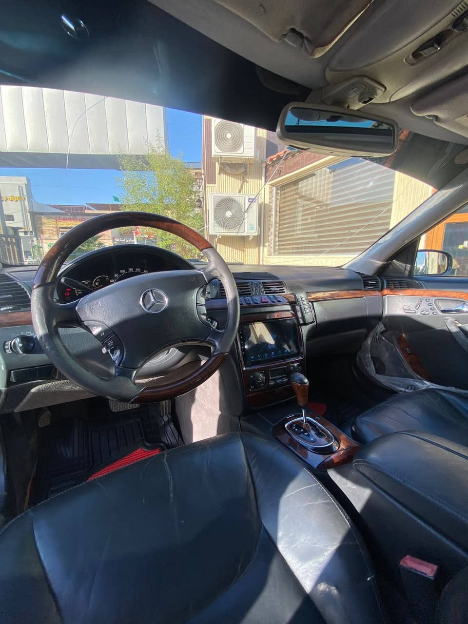مرسيدس غواصة ادوات متوم شمالي
S 500  .. 2001 
لون مميز نيلي متغير 
مكينة ٨ سلندر كفاله 
كير كفاله كهرباء كلشي بشرط 
جوبلسات تصعد وتنزل 
السياره حلوه وبلادية وخير من الله 
بيها جاملغ امامي صبغ
مكانها البصرة 
السعر ٤٥ ورقة والشراي يدلل 
رقم الهاتف 
***********
