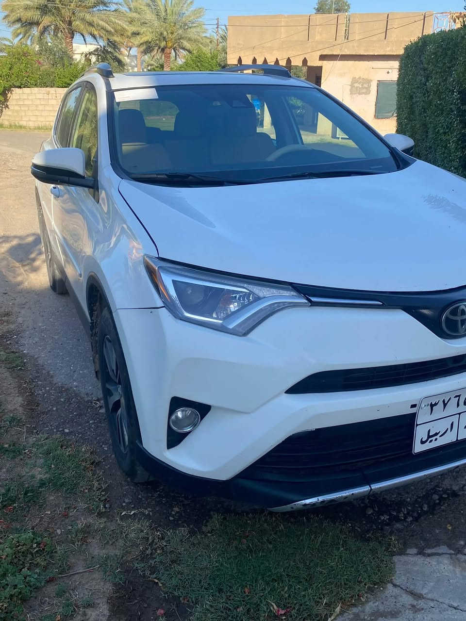 السلام عليكم
راف فور 2018 

XLE

AWD

بإسمي 

جنطة شفط

بصمه 

فتحه 

كامره دواره

ماشيه 78 الف ميل

صور الضرر بالمنشور 

السعر 164$
مكانها :- تكريت

***********
