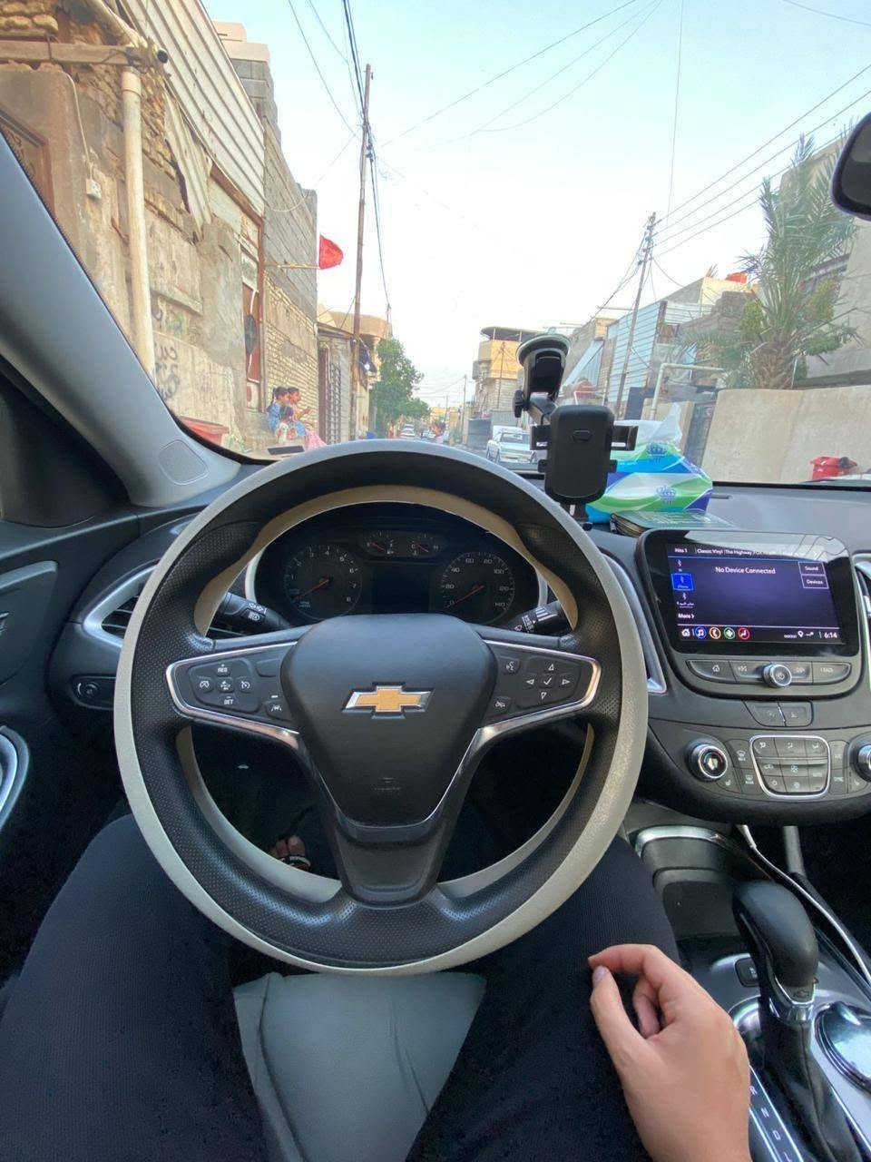 السلام عليكم اخوان
ماليبو 24 للبيع رقم بصره 
السياره حادثهه ب امريكا باب  سايق فقط وبل عراق حادث خلفي بسيط وهاي الصوره مال حادث العراق 
مكان السياره البصره 
سعر السياره 130 وبيهه مجال للشراي يتدلل
رقم الهاتف ***********
