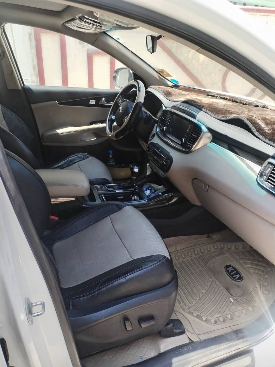 سورنتو ٢٠١٩ خليجي فول بانورما ٦ سلندر  ماشية ١٥٠ الف بيها باردات وصبغ شبر بالباب كما موضح بالسونار رقم بغداد جديد السياره باسمي مكان السيارة البصره السعر ٢٢٥
رقمي هذا
 ***********
