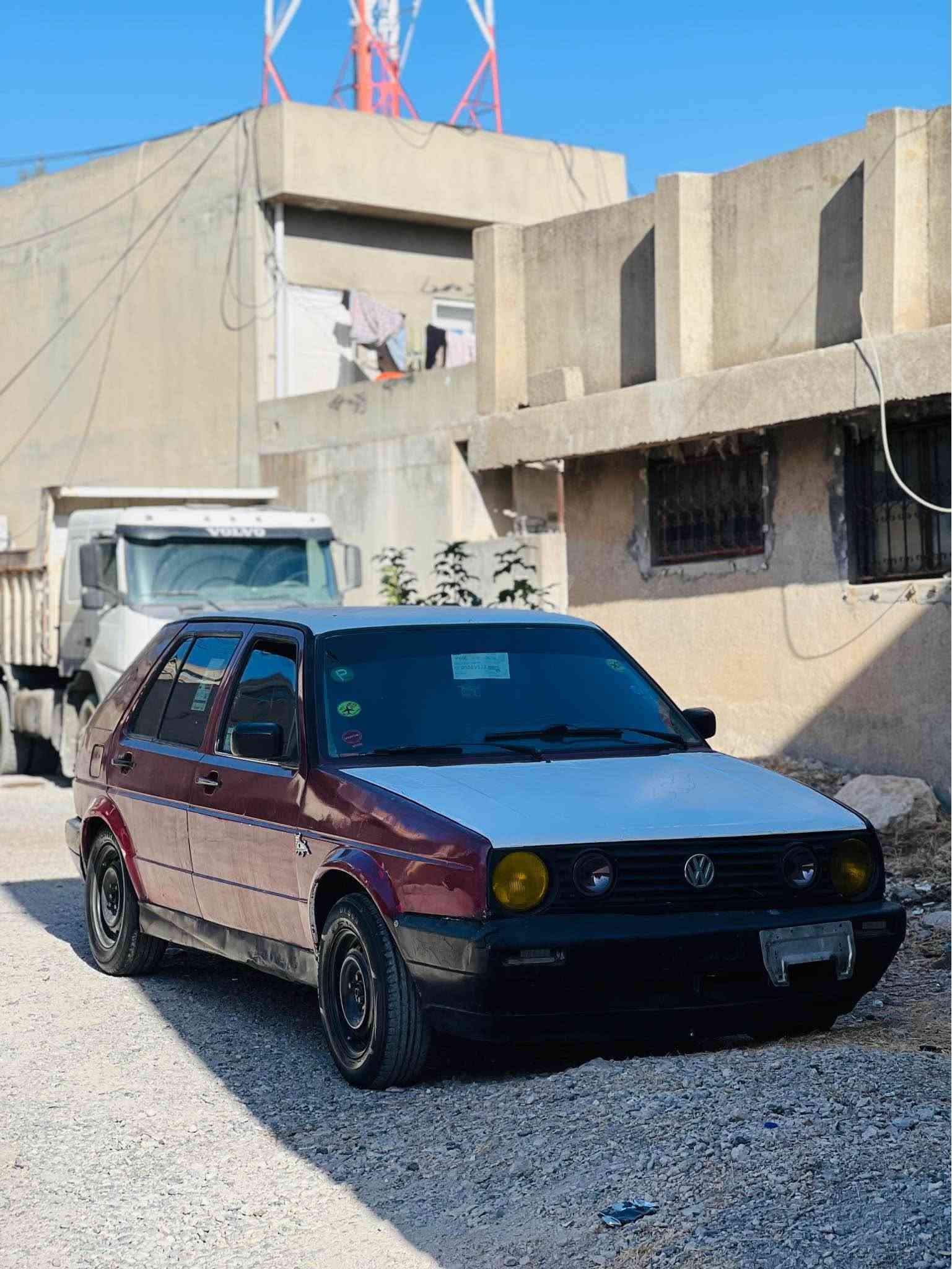 Golf 1992 مەکینە جیتە ٥ گئر 
گیر مەکینە بەشەرت کامل مەسرەف کرایە کارابای بەشەرت تاخم پئش هەمو بەشەرت واجیهەو پاکانەی مروری لەگەلە بی مشکیلە یەک دینار مەسرەفی تیدانیە سەیارەکە زۆر جوانە ١٢ وەرەقە *********** واتساپ أربيل, العراق

نص مكتوب في الصور:
- ERBIL Iraq