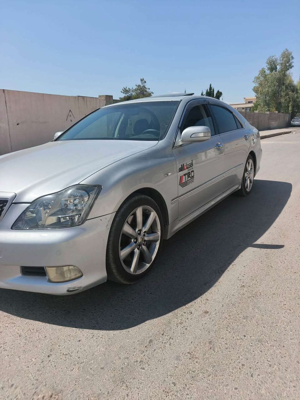 شاهینە ساخ ساخ
مۆدیل 2007
184بیانو بڕ
ناو ڕەشی ساج سوور
سێ دووگمە 
سلایت 
كه ڤه رگؤراوي يابان
ئاوینە ئیشارەت 
ئاوینە شەفت 
کوشن کارەبا 
تەبرید لە شوێنی خۆیا
تعدیل سورعە
شاشەو کامێرا
سوکان لێگزس 
ناوچەی کوێر 
چوار تایەی لۆکی لە ژێرە 
کودی بۆ کراوە 
شوئن حاجياوا رانييه
ژم:***********
