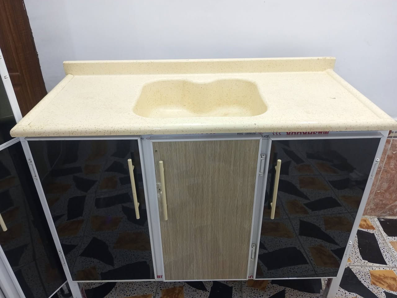 يا رزاق للبيع السعر 850 استخدام قليل تسكام فرته كله خمس أمتار أو نص السنك مرمر الشراي يراسني خاص ادزله الفيديو والعنوان ***********
