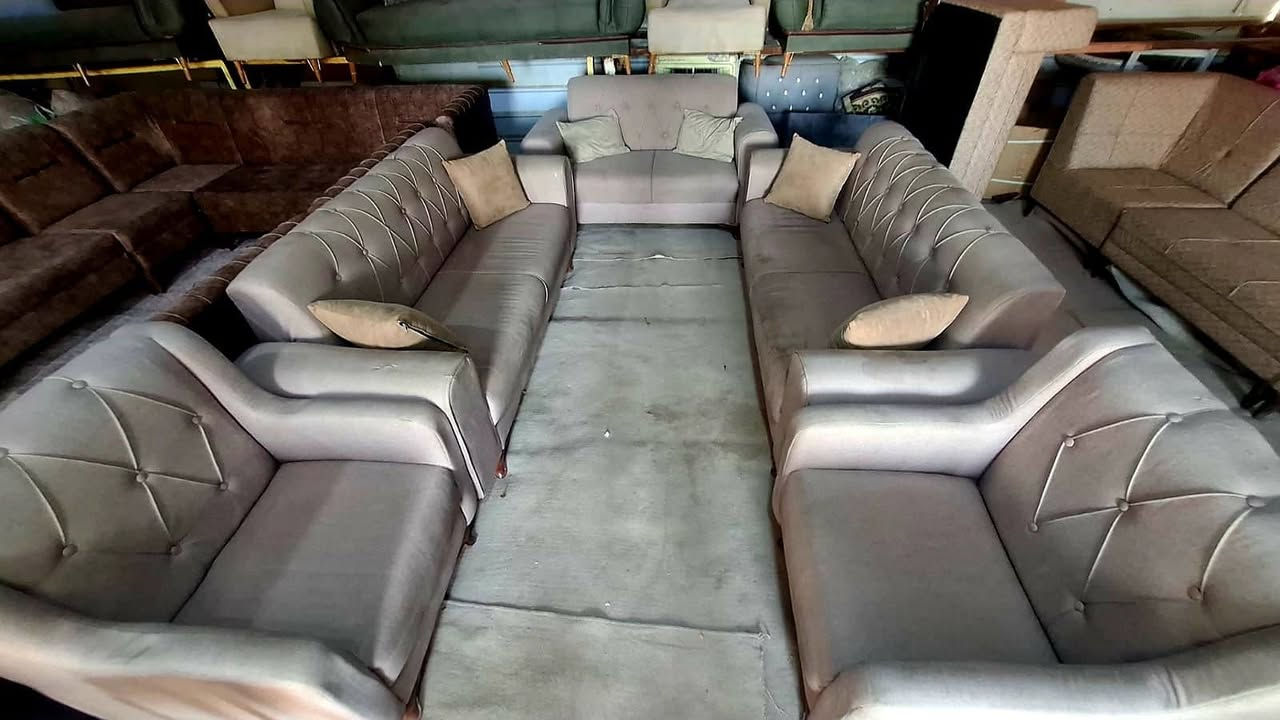 اثاث للبيع كلمن وسعره ديوانيه شارع الخصيمه سايدين مقابل زها مول جهة قصابية السجاد داخل الفرع بالضبط رقم ***********
