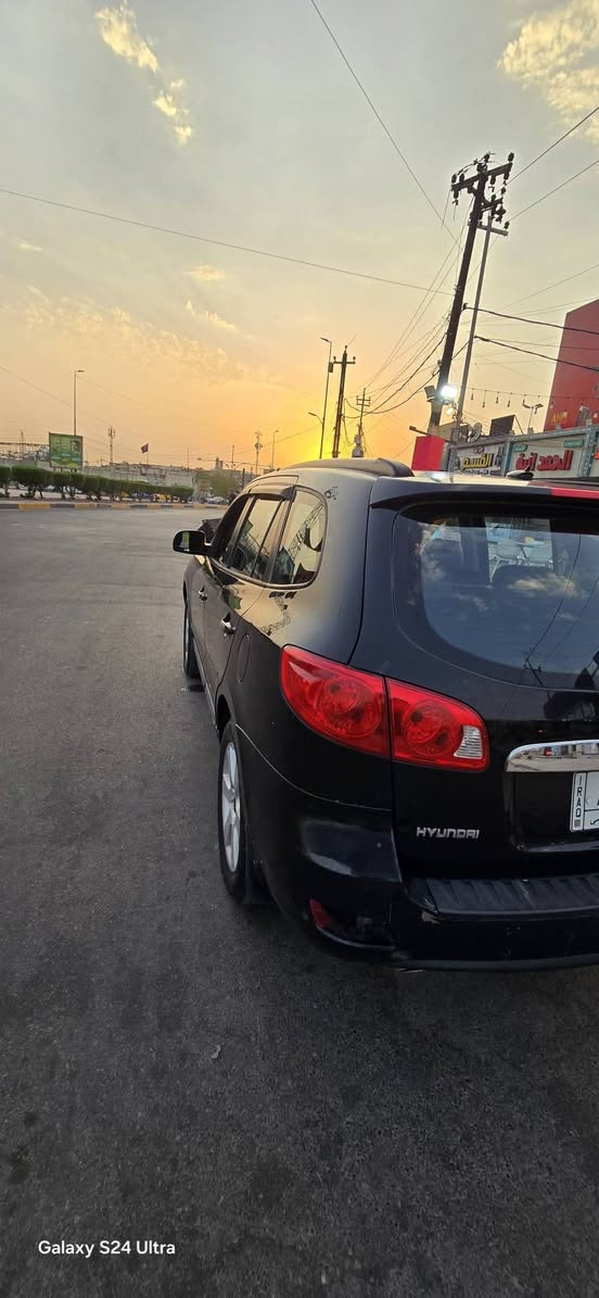 لسلام عليكم 
بيع مستعجل
سنتافي مديل 2008
فول مواصفات للأخير 
ليمتد 
V6
مكينة 3300 
تحكم ستيرين 
تبريد 3 قطع 
فتحة سقف 
شاشة بالوسط تجي فقط بالمواصفات الخاصة 
كشنات جلد
 7 راكب 
تدفئة كشنات 
 كشن كهرباء 
مسجل وسماعات انفتني
حادثها بخشم الجاملغ عكس السايق ومبدل بلاد 
السيارة بسمي 
السعر 90$ وبيها مجال قليل حك الجيه 
ملاحظه المكينه بيها خيط تبخير والجنايه يعرفون سعرها مكينتها 6ورقات
بغداد البلديات ***********
