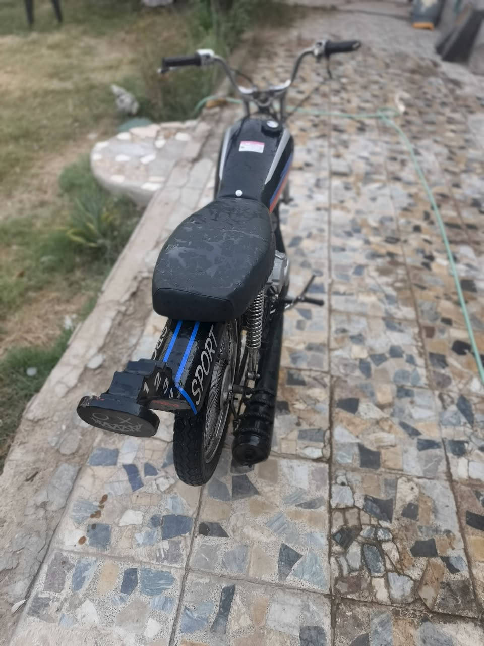سلام عليكم اربعه كير كلك كلك بيها بليته ورقم شاصي مكفوله مكينه ناعمه ودراجه تعمير جديد رايدها ب 325 وبيها مجال للشراي ***********
