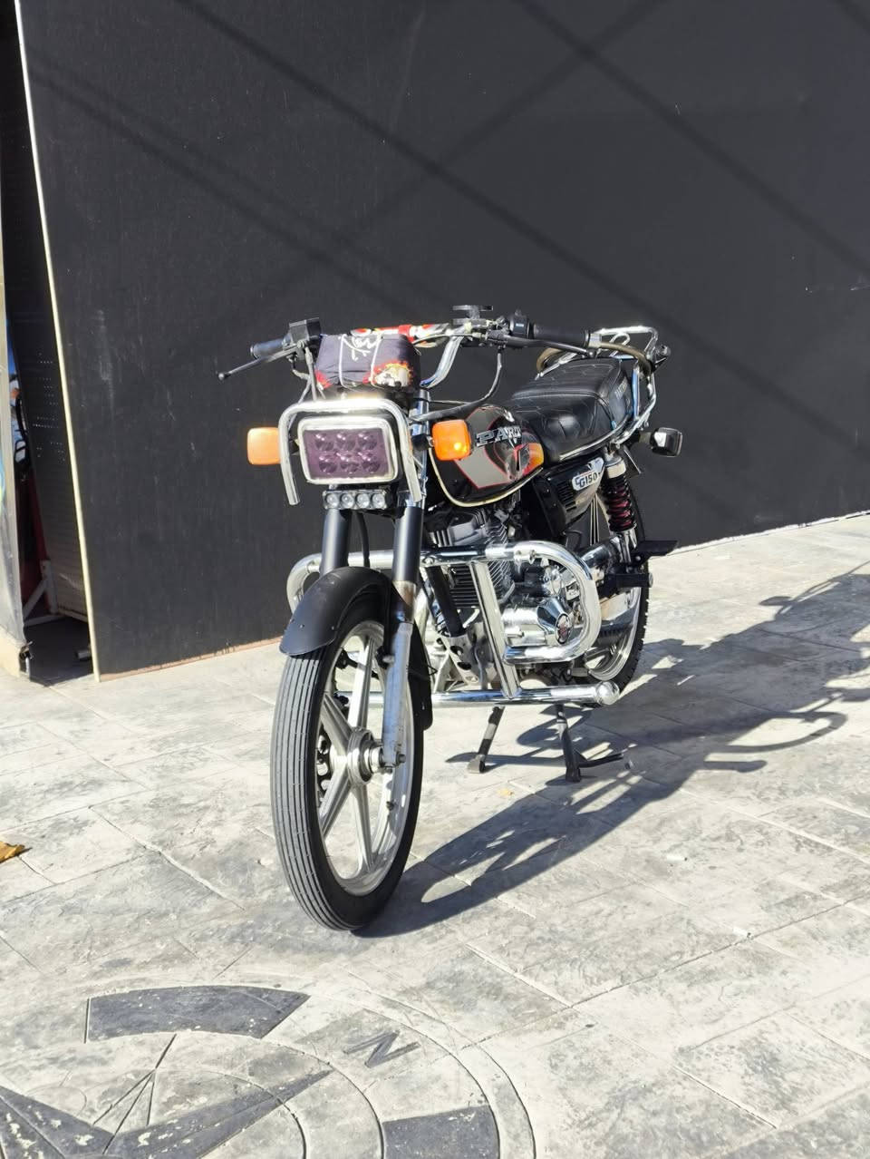 #للبيع
بارت ايمني عقاد 9999 محرك 150cc كله شغال من الرماش للسلف ما ناقصو برغي سعر 425$ دولار او 650 الف لا غبار عليه نكرة سلف واطلع 
عنوان عنكاوه تواصل ***********
