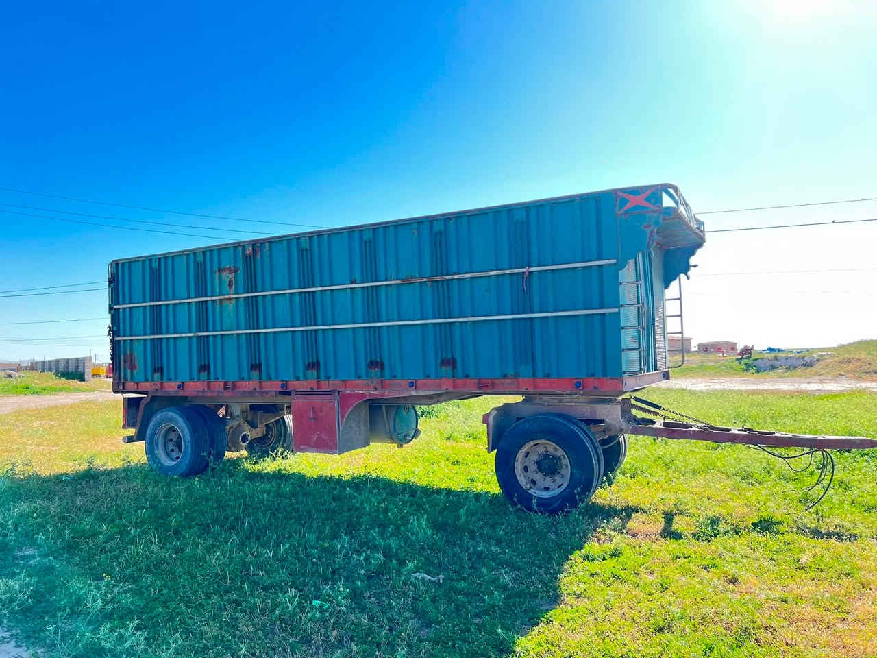 عربانة للبيع طول سبعة ونص ارتفاع 190صينية 110دناكير سكانية تخم تاير امامي جديد خلفي نص عمر السعر 68وبيها عنوان جنوب الموصل مجال مستعجل عل بيع تواصل ***********

