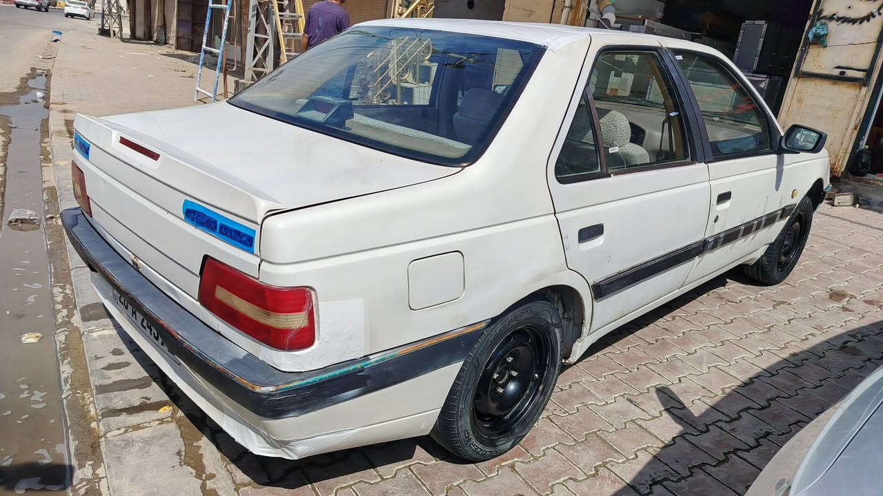 السلام عليكم بيجو 405 رقم نجف انكليزي موديل 2009 مكينه كير كفالة تبريد شغال السياره جاهزه السعر  25 او بيها مجال  مكان السياره نجف ***********
