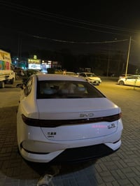 ورحمه الله وبركاته بي واي دي كن بلاص ماشية 3000يعني زيرو مكفولة  لون ا...