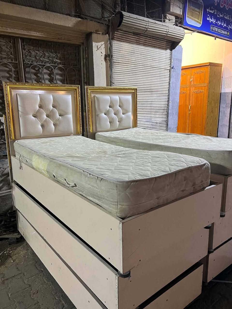 جرابي فندق • قليل الاستعمال • نجف شارع الهاتف