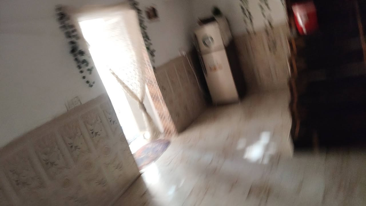 مكانه بحي الامل الاولى شارع 20   فرع 6
ايجاره 350الف  

***********
السلام عليكم ورحمه الله وبركاته بيت للايجار مؤثث  مساحته 100 متر  يتكون من غرفه وصاله واستقبال.  وصحيات خارجيه وداخليه  كامل سبالت   عدد 2  ثلاجه . غساله .  طباخ .  كاونتر مفروش. كاونتر. مناقصه اي شي  تعال واسكن
