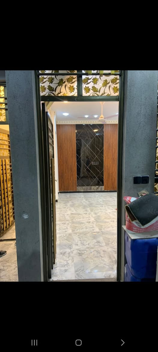 السلام عليكم دار للبيع واقع حال مكاتبه فقط مساحته 110 متر بناء جديد رفت طابوك صب سقف بيتونه كاشي سراميك شغل درجه اولى مابي نقص كامل موقعه ام الكبر والغزلان قرب حي اور منطقه هادئه مشتغله ع ايدي بدون مراوس بدون قسط نقد فقط سعره 65 مليون بي مجال بسيط للاستفسار ***********
***********
