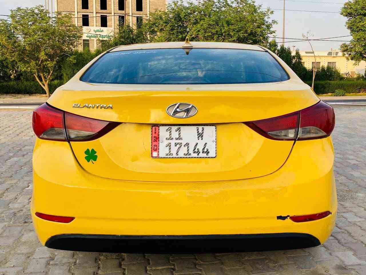 السعر98الاستفسار***********هونداي النترا 2015وارد امريكي حادث باب السايق والباقي مكفول كلهه اليبل واحد السياره جديده وجاهزة مكينه 1800 وكير مكفولات مواصفات تحكم ستيرن شاشه كامره دواره مري شفط  حداديه جديده تخم تاير جديده تبريد ثلج رقم بغداد نكليزي مشروع وطني سنويه 2028 مصفره هيه وغرامات مكان السياره كربلاء
