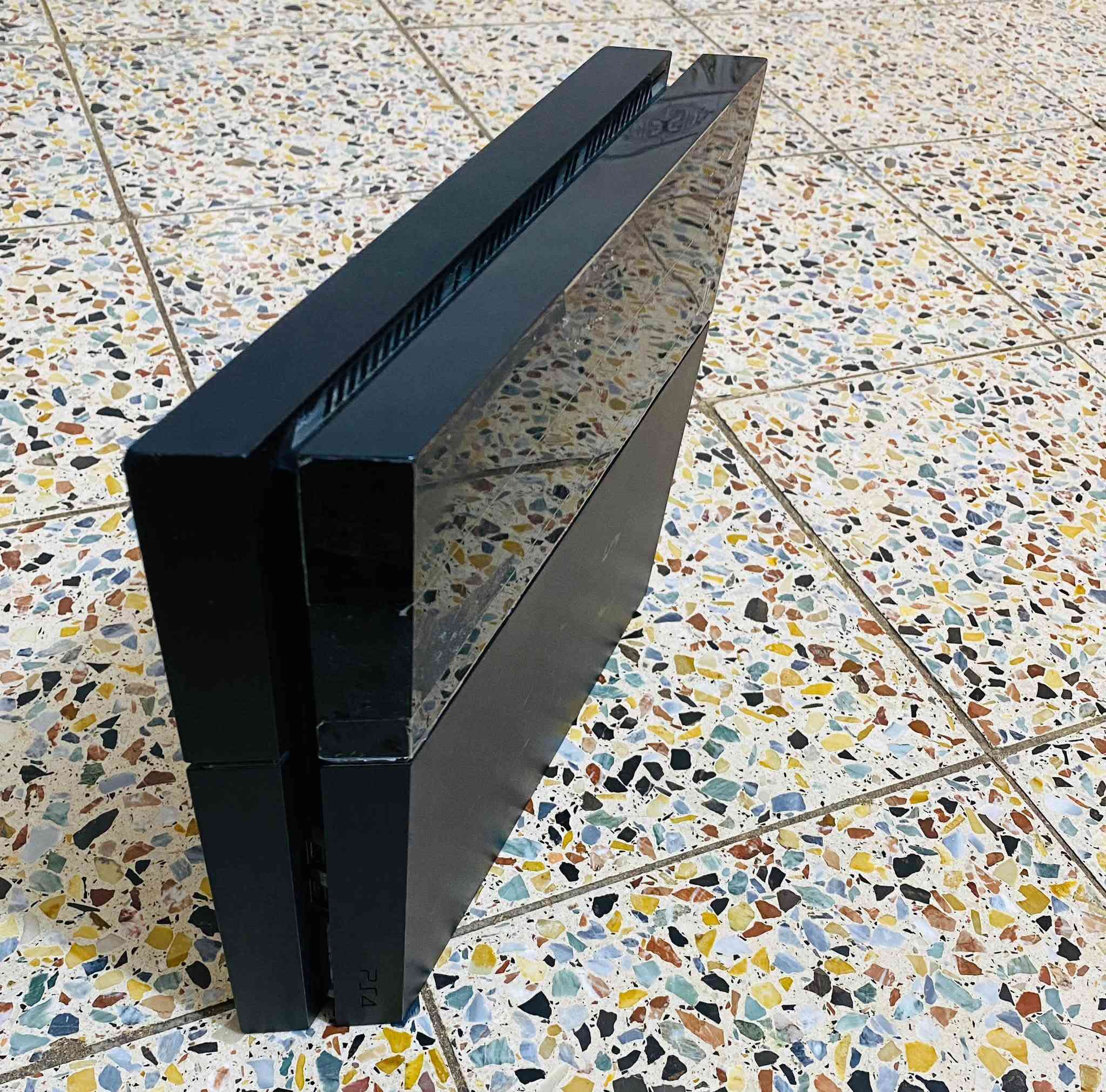 PS4 fat
11.00
500GB
كله شغال سيدي شغال ..
تعديل متصفح استقرار ١٠٠٪؜ فاتحة ع ايدي تتظيف وانكسر الكفر الجهاز لا صوت ولا حماوة فيشتغل من الجوستك لان تعرفون بأن الفات دكمته بالكفر الكفر ب١٠ يرجع فول اذا تحب ترتبه الجهاز كل قصرة ما بيه 
ملحقاته أثنين جوستك
واير اج دي 
كهرباء 
شحن
ألعابه:
Tekken 7
Gta5 
Pes27monsterpatch
Reddeadredmption2
الطاعون
The last of us remastered 
بغداد كمالية /متوفر توصيل 
السعر٢٢٠ مجال جدا بسيط

***********
