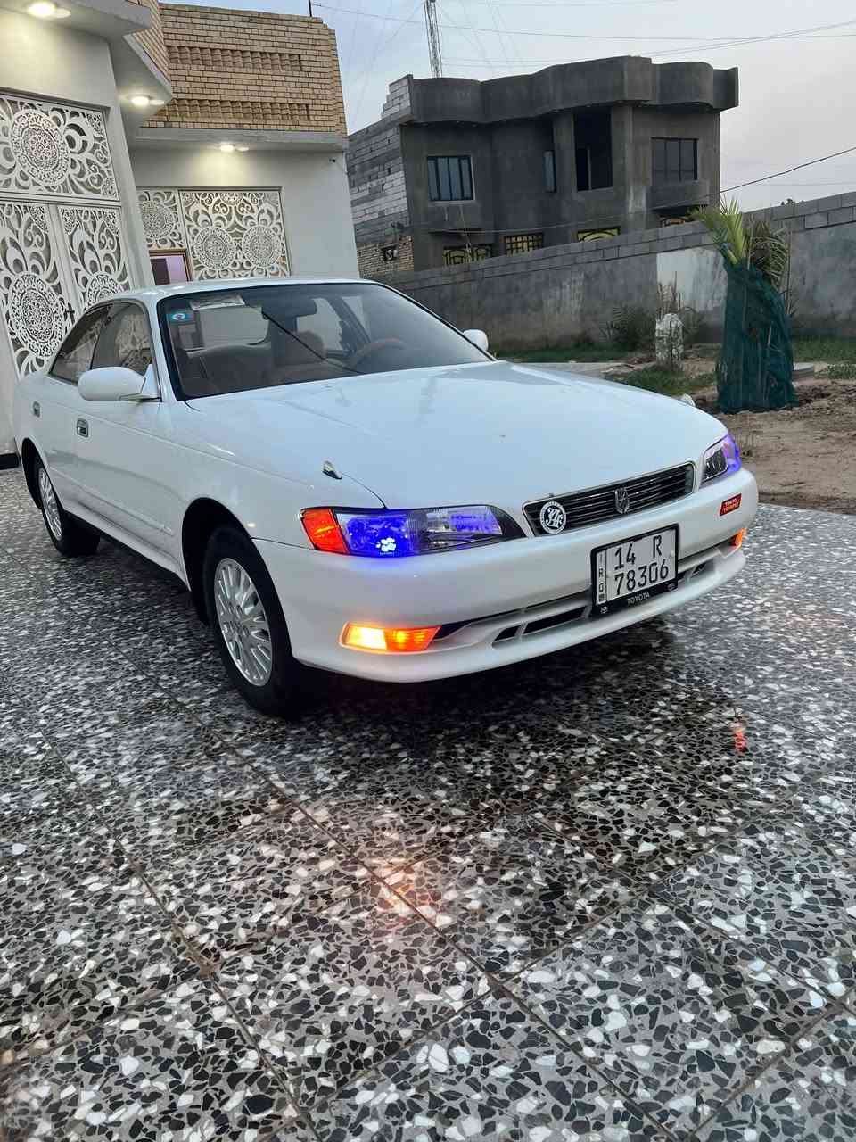 ١٩٩٥ • ابيض • رقم بصره