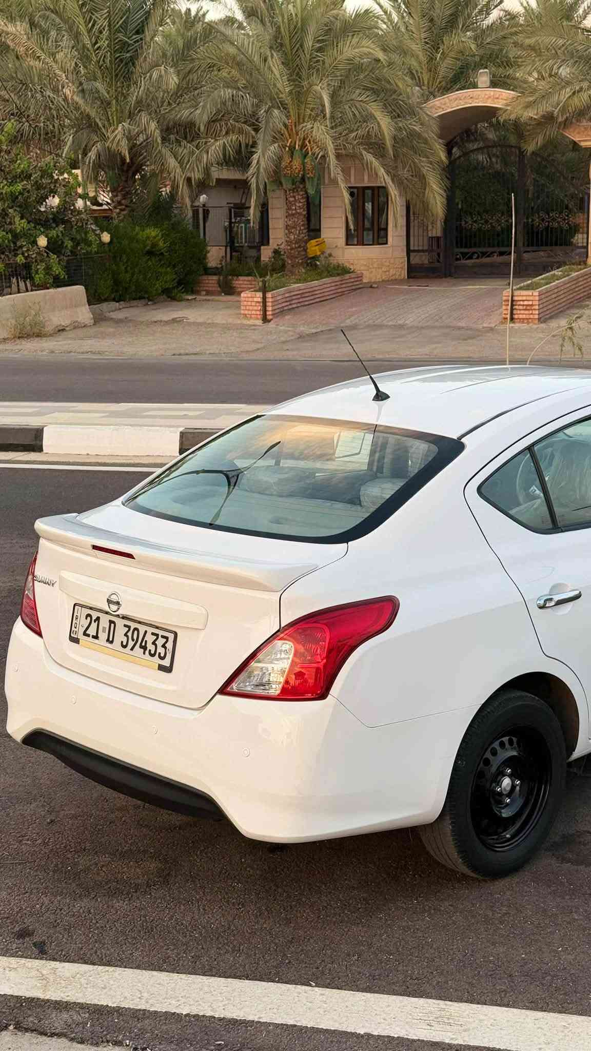 السلام عليكم
سني هندي 2021 بليتة الزركة
مكفوله بدون صبغ 
والسونار مرفق بالمنشور السيارة جديدة كلش

رقم سليمانية باسمي شرط التحويل ماشيه ١٠٦  الف
وهزه وبراد ورقم جديد 

دوشمة جديدة 
تخم تاير جديد
شاشة
كامرة
حساس خلفي
بلاجكتور
سياره جديده مناقصة اي شي 
حتى دهن جديد

السعر ١٠٧  وبيها مجال بسيط 

للاستفسار الاتصال على الرقم  *********** 

ديالى / خانقين
