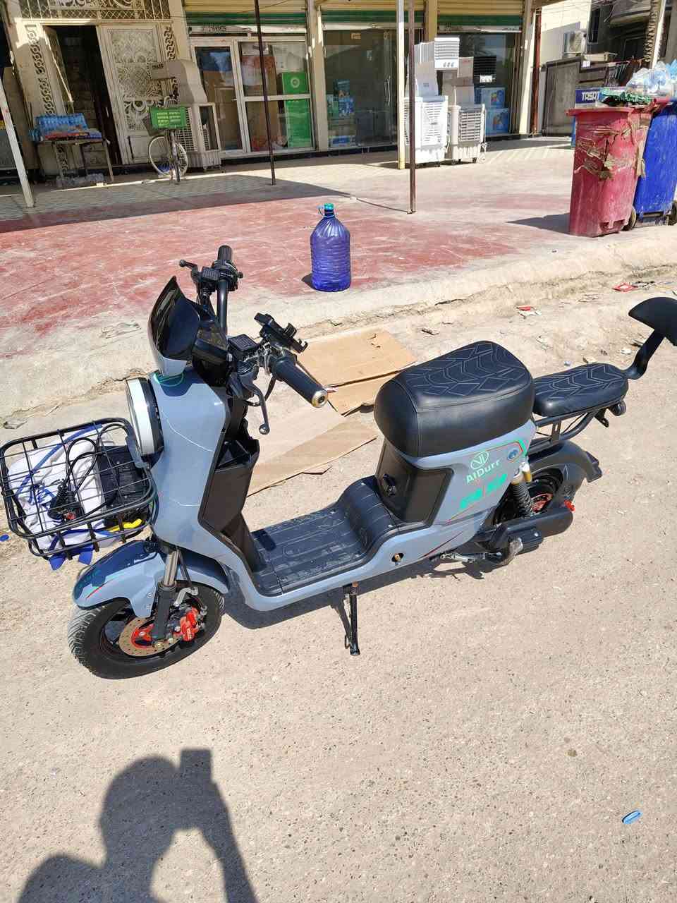 دراجه R9 شحن للبيع كامله بدون نقص فقط لبطاريه لصغار وبعدها جديده شركة وينلي مكان بعقوبة سعر 450وبيها
 مجال للتواصل خاص او هاتف ***********

