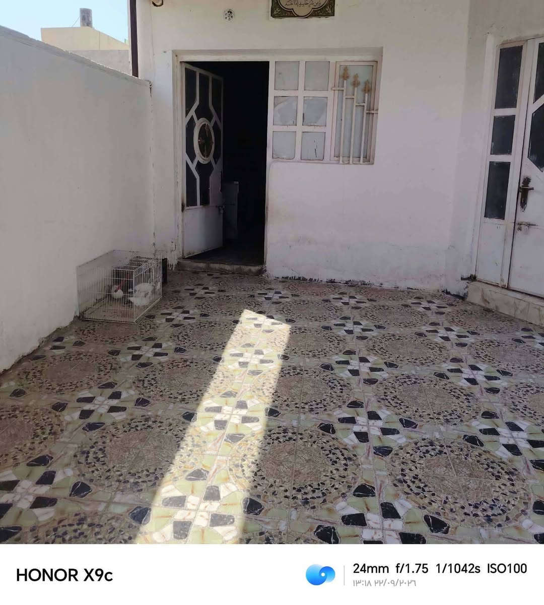دار سكن زراعي قانون ٢٥ مساحته ٢٠٠ متر حي زليزل بصف الركن قرب سيد عبد الجمراوي الأساس طابوك والبناء بلوك والسقف عكاده تحتوي على ١ غرفه نوم واستقبال ومطبخ وصاله وصحيات جاهز للسكن كما هو موضح في الصور أدناه للاستفسار... مراجعه- مكتب القريني للعقار - واسط- الزبيديه- الجمعيه- بالقرب من السايدين *********** او ***********

نص مكتوب في الصور:
- HONOR X9c
- 24mm f/1.75 1/100s ISO356
- ۱۳:۱۹ ۱۴/۰۹/۲۰۲۶
- HONOR X9c 24mm f/16 1/120s ISO100 ١٧:٣٤ ٢٢/٠٩/٢٠٢٦
- HONOR X9c 24mm f/16 1/50s ISO100 ١٣:١٩ ١٤٠٢/٠٩/٢٠
- ١٣:١٩ ١٤٠٢/٠٩/٢٠
- 24mm f/1.75 1/1042s ISO100
- ١٣:١٨ ٢٢/٠٩/٢٠٢٦
- HONOR X9c 24mm f/1.75 1/791s ISO100 ١٣:١٨ ٢٢/٠٩/٢٠٢٦
- HONOR X9c 24mm f/16 1/120s ISO145 ١٧:٣٤ ٢٢/٠٩/٢٠٢٦
- HONOR X9c 24mm f/16 1/30s ISO753 ١٧:٣٤ ٢٣/٠٩/٢٠٢٦