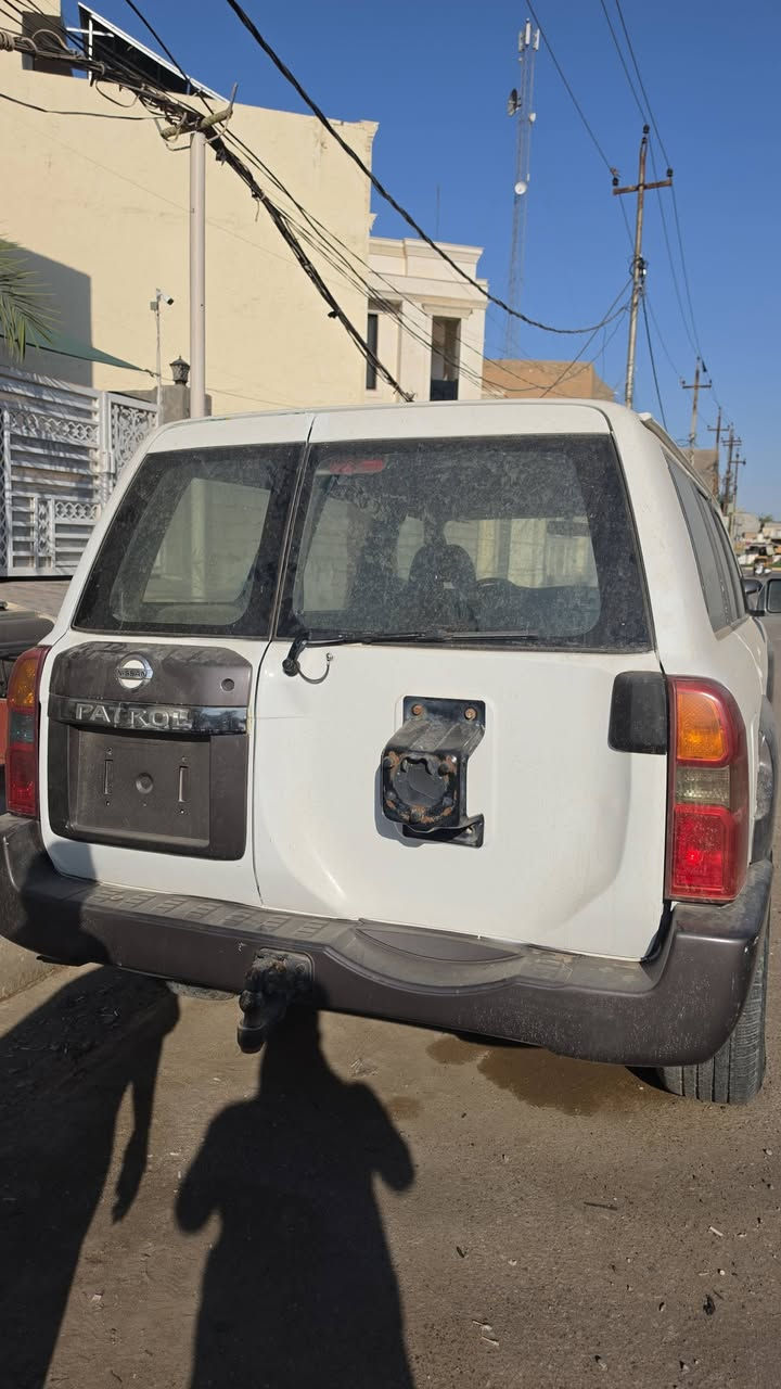 ٢٠٠٨ للبيع
مصبوغه احزام مالت مزاد 
بدون ارقام سعر ٧٥ بيه شي قليل
***********
