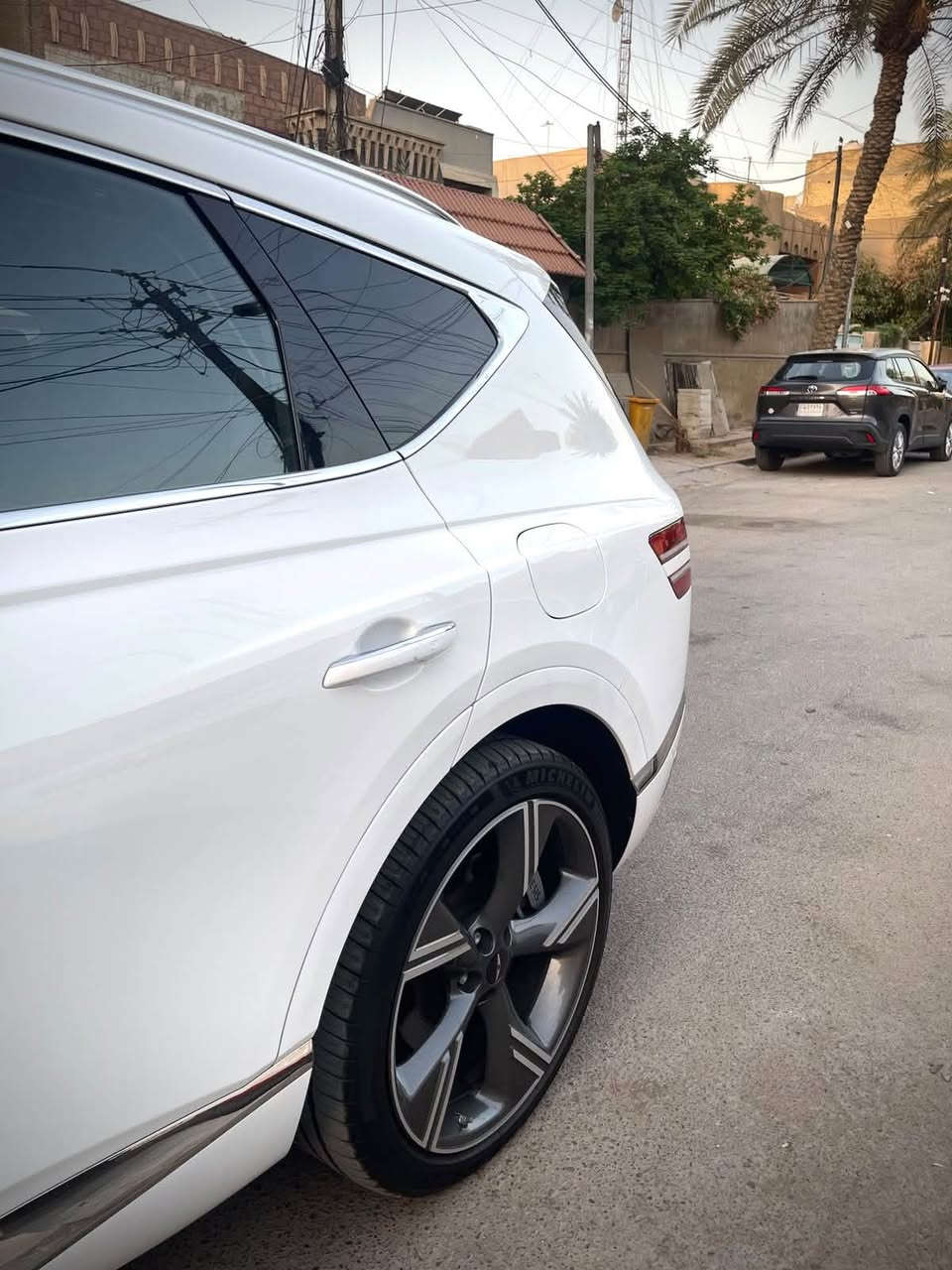 2025 GENESIS GV80, 2.5T PRESTIGE AWD 
دخول جديد
الشكل الجديد حادثه موضح بالصورة فقط حافة البنيد وبكلايتات خلفية فاتحيهن شركة التأمين
وتم تعديل البنيد نفسه البلادي وصبغ الجزء اليسار حافة البنيد واربع اصابع من حافة الجاملغ وكلشي واضح بالصور المنشورة وشرط بنيد براغي ممفتوحة
وتم تبديل دعامية امامية نفس اللون بدون صبغ
ومازدات نشدت امريكية اصليات وواضحة بالصور 
وتم ارجاع ايرباك الستيرن كبسولة جديدة ورجع شغال 100% وهم موجود فديو توضيحي اثناء التبديل
ماشية 7000 بحالة الوكالة
فول مواصفات برستيج :
بنوراما
تتقدم للامام وترجع للخلف عن طريق البصمة
4 كامرات 360 درجة
كشنات مساج 
تدفئة وتبريد بالكشنات
خزن ميموري
شاشات تجاوي خلفية تم اضافتهن 
داتا شو بالدشبول
وعينة تنبيه السائق
رادارات 360 درجة
مري كهرباء شفط
انارة داخلية متغيرة
بردات خلفية
صندوق كهرباء
سايد بريك كهرباء
توقف ذاتي
محرك اربعة سلندر 2500 تيربو
ومعروفة بقية مواصفات البرستيج 
السيارة حرة تحويل ثاني يوم اب اسمك 
ورقم بغداد مميز 
السعر 395
للاستفسار واتس اب ***********
اتصال ***********
