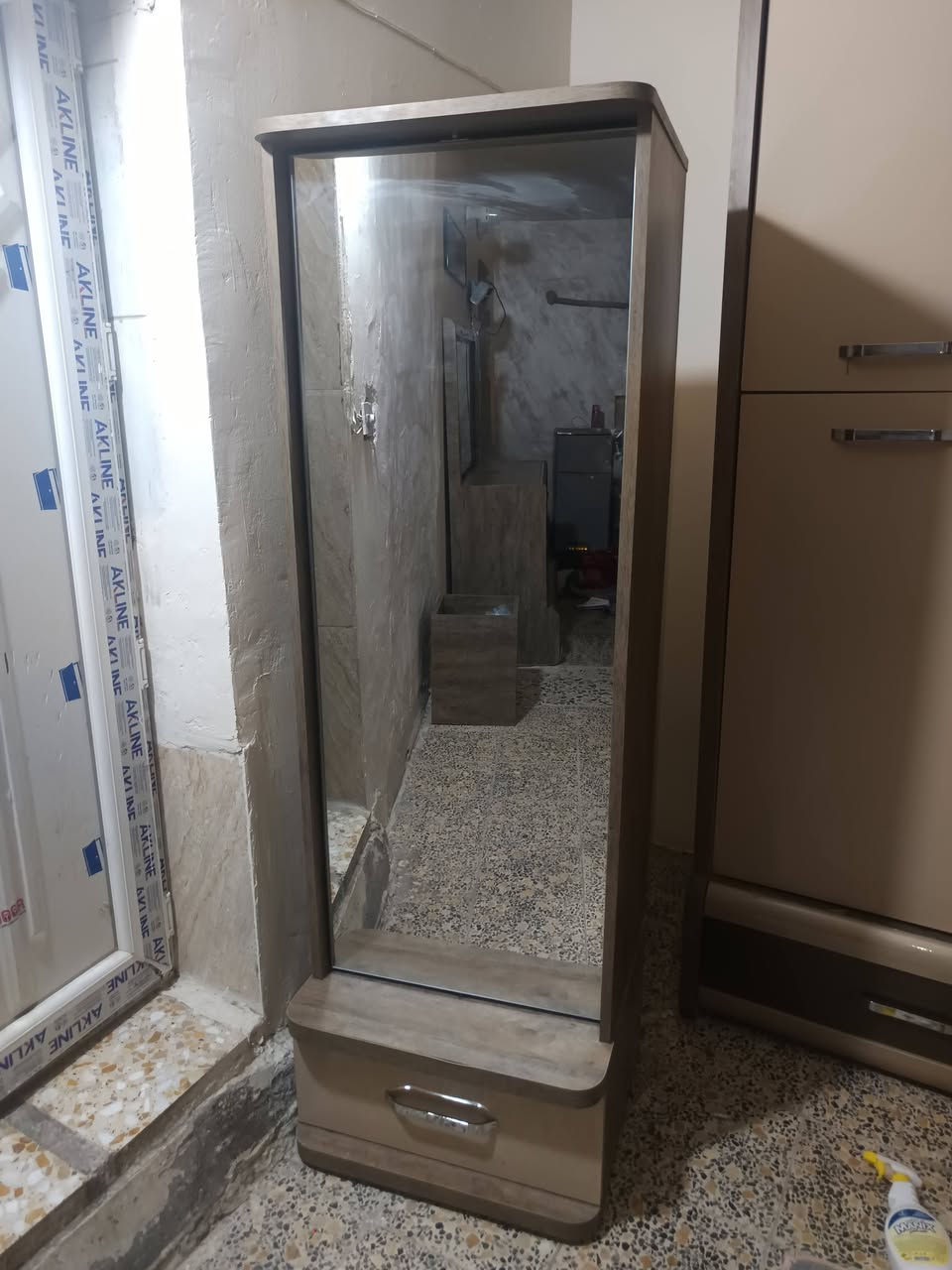 للبيع غرفة نوم كامله  مستعمله نظيفه ب مليون و200 وبيه مجال بسيط  مكان بغداد تواصل خاص 
او اتصال ***********
