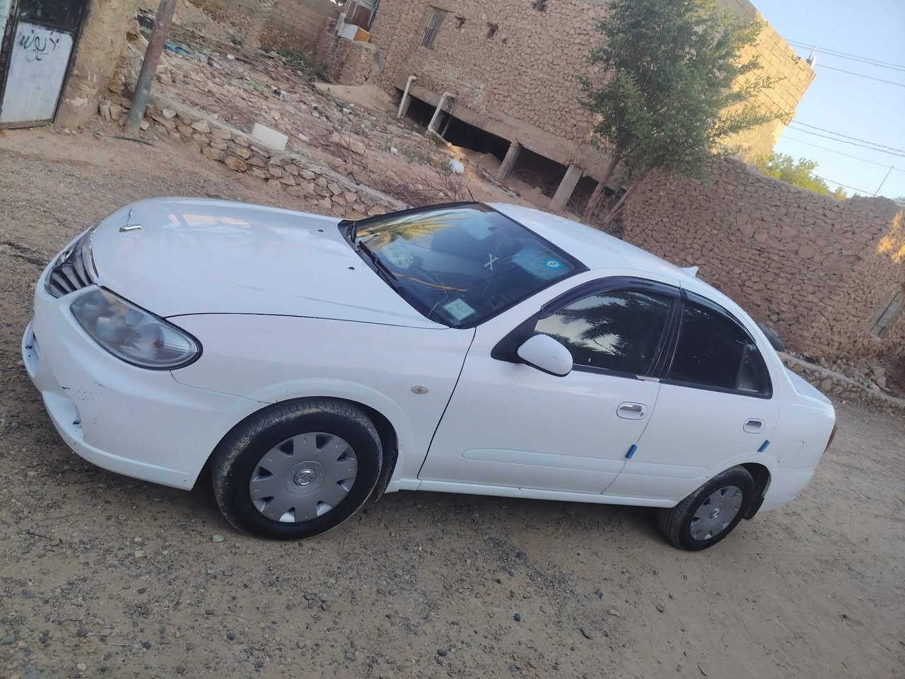 سلام عليكم سني للبيع بيها براس لبنيد بارد بلصندوك بارد فقط ولباقي كفاله محرك اسود 1600 تبريد ثلج تخم تاير جديد السعر 105 وبيها مجال وترهم مراوس كامري كورلا فرق  ***********
