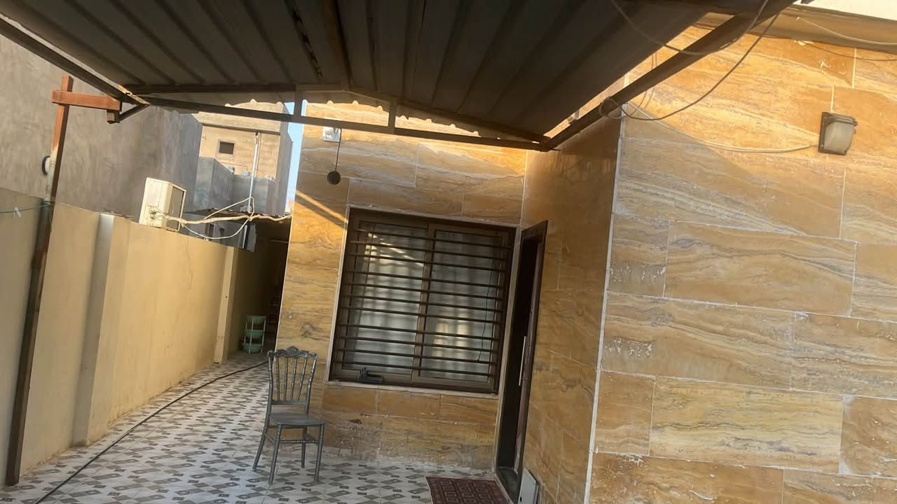 🏡 للبيع دار في تكريت – مجمع القرية الذهبية ✨
📐 المساحة: 200 متر مربع

💳 البيع بنظام المبادرة وبالتقسيط المريح

🔹 الدفعة المقدمة: 40 مليون دينار
🔹 القسط الشهري: 660 ألف دينار

🏠 مواصفات الدار:
• 3 غرف نوم 🛏️
• مطبخ
• استقبال
• هول
• 3 صحيات 🚿
• كراج
• حديقة 🌿

📍 تكريت – مجمع القرية الذهبية

📞 للاستفسار والتفاصيل:
***********
