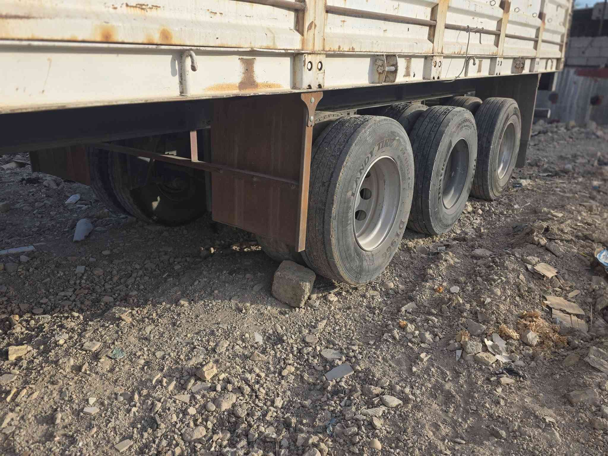 السلام عليكم عربانه لبيع طوله 13/60دناكير واحد 13وثنين روسي مكان ديالى الاستفسار على رقم ***********
