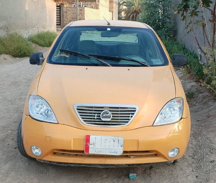 طيبه للبيع موديل ١٥ محرك جديد وكهربائيات وكير مكفولات عينه وصينيه جدد دسكات ومصابيح اماميه كله جديد حداديه وسط قبل شهرين مبدلهن سياره عليها غرامه ٢٠٠ وهئيه ٤٠٠ الف فقط ضربه بالباب ومبدل الباب كله بدون تكم هلالات معمره ومصبوغه حد للبيبان بدون قماره وتكم العنوان الديوانيه ٢٣ وبيها ***********مجال
