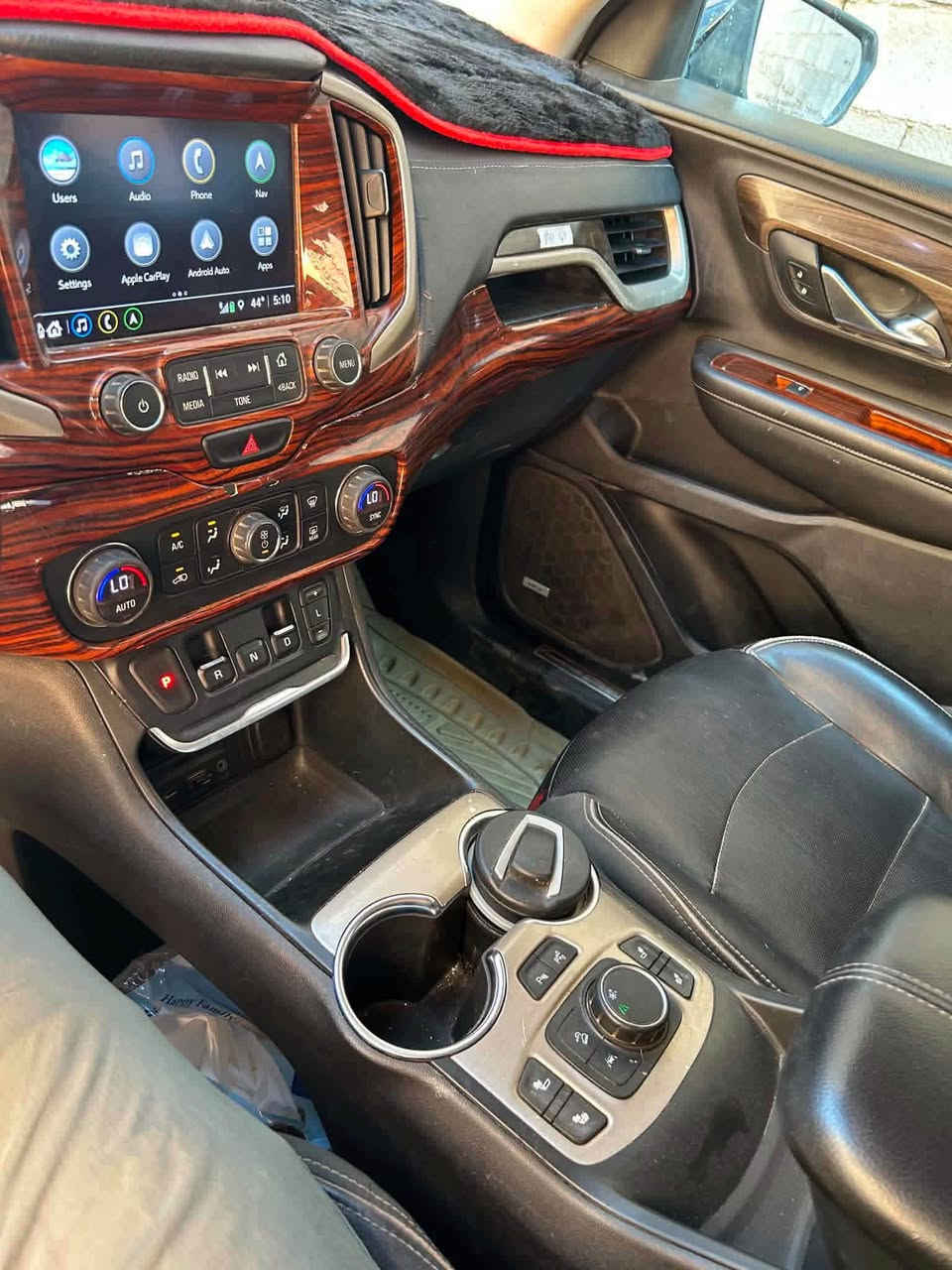 السلام عليكم GMC DENLlتيران موديل 2018 فول اعلى فئه
شاشا كبيره كامره خلفيه دواره 

مكينه 2000 رياضي 

ماشيه 83 الف 

كير مثل مال التاهو دكم 

تحكم ستيرا اربع جهات 

بانوراما فتحتين 

كراسي كهرباء 

كراسي جلد جدد 

خزن ميموري مال كشنات 

5 بصمات وبيه مال التشغيل 

تشغيل عن بعد 

3 منافذ مال شحن اواكس 

تبريد ثلاجه قطعتين 

داخل صاج 

هيتر بالكشنات 

تبريد بالكشنات 

رادارات 

هيتر بالستيرا 

مانع انحدار 

كير 3 وضعيات 

لايت زنون عالي ناصي 

اشاير بالمري 

ويل كب الاصلي 

جنطه كهرباء +شفط 

رقم نجف تحويل مباشر كبل 

السياره حادثها مال امريكا من كدام بس بدون شاصي وهنا بالعراق جاملغ خلفي ومصلح شوي داخل شويه مرشوشه لين لونها معرض للجراد بي بدون كلبه وجفيه للبيع او مراوس شعندك نزل مكاني بغداد وهذا رقمي للاستفسار ***********ابو حسن
