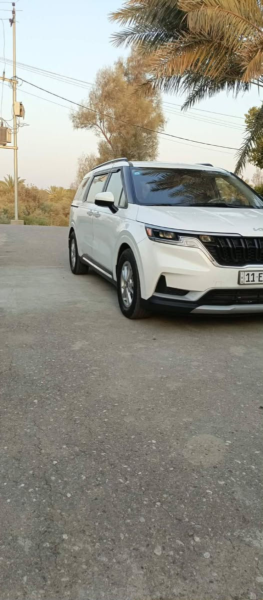 سلام عليكم سياره كيه كرنفال مديل 22 وارد امريكي بيها بس قطعه وحدة تبديل الباب السلايت عكس الصايق 
رقمها بغداد خصوصي انكليزي  سعر السياره 225
مكان السياره سماوه  الستفسار عل رقم  (***********)
