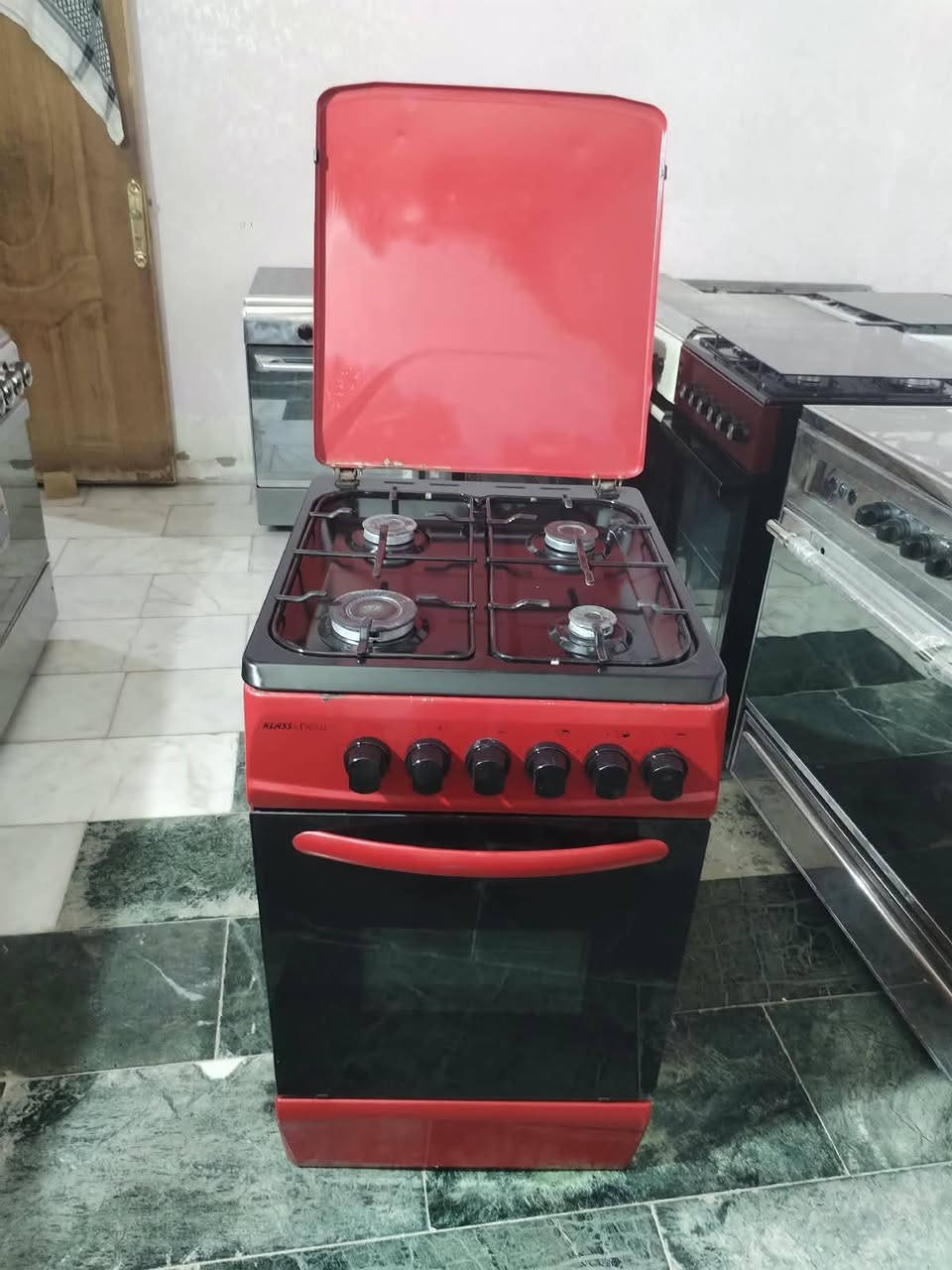 طباخ  اربع عيون و5اعيون .. مستخدم نظيف اخو الجديد.. للتواصل عالواتساب *********** غير متواجد عالفيس # شرط الفحص
