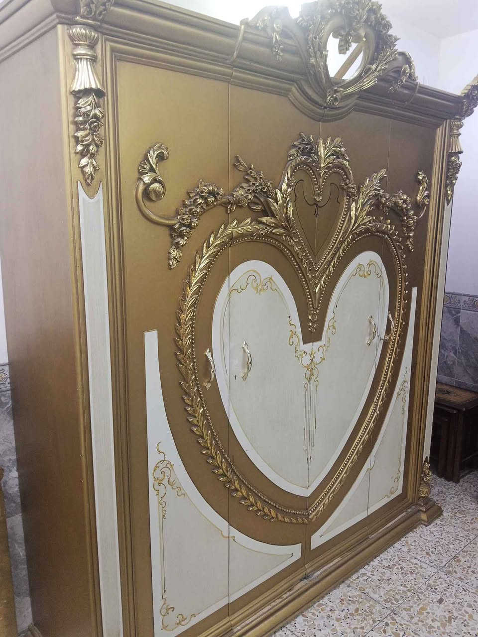 كنتور وميز تواليت وكمدي مصري خشب تكمه نضيف مثل مواضح بصورة السعر 400 الف العنوان بغداد الكريعات للأستفسار تواصل ع خاص او ع رقم هاتف *********** بغداد, العراق
