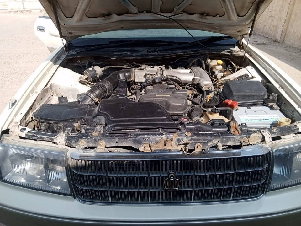 راس ثور بطه تويوتا كراون للون ابيضّ موديل 1996 سنويه 2031 محرك فيفتي 3000 مكفوله من الضربه والكصه والنقل الجثه والعيب الشرعي تبريد ثلج ماشاءالله وشاشه مسجل وتخم تاير حداد نعمه من الله وشرط تحويل ثاني رقم إنكليزي مكان السياره بصره قضاء القرنه رقم الهاتف ***********
