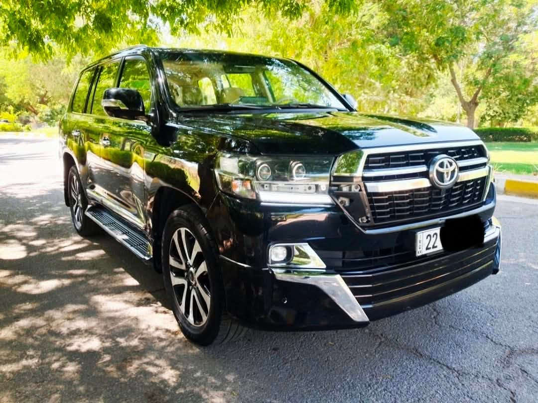 🔥 لاندكروزر 2016 - V8 (فول مواصفات) 🔥
📌 تفاصيل السيارة: سعر مناسب 

• الموديل: 2016

• المحرك: 8 سلندر (V8) - سعة 4600cc (عزم وقوة مع اقتصادية ممتازة بالبنزين)

• المواصفات: فول مواصفات 1/1

✨ أهم المواصفات والكماليات:

• فتحه سقف

• بصمة تشغيل + بصمة أبواب + تشغيل عن بُعد

• شاشة كبيرة + كاميرات 360 درجة + حساسات أصلية (أمامي وخلفي)

• نظام دفع رباعي (4WD) مع أنظمة القيادة في الطرق الوعرة (Crawl Control)

• كشنات كهرباء / جلد بحالة الشركة

• ثلاجة أصلية

• مكيف ثلاثي المناطق (تبريد مركزي شغال ثلج)

• مرايا جانبية كهربائية + طي آلي (شفط)

• أضواء LED هالوجين + كشافات مصد

• نظام صوتي متكامل + مدخل AUX / USB / Bluetooth

• ويل كب حجم كبير مع أنظمة أمان متكاملة (ABS, ESP, Airbags)

📍 للطلب والمعاينة أو لمعرفة التفاصيل والحديد:

تواصل معنا مباشر عبر الأرقام التالية (اتصال / واتساب):

📞 ***********

📞 ***********
