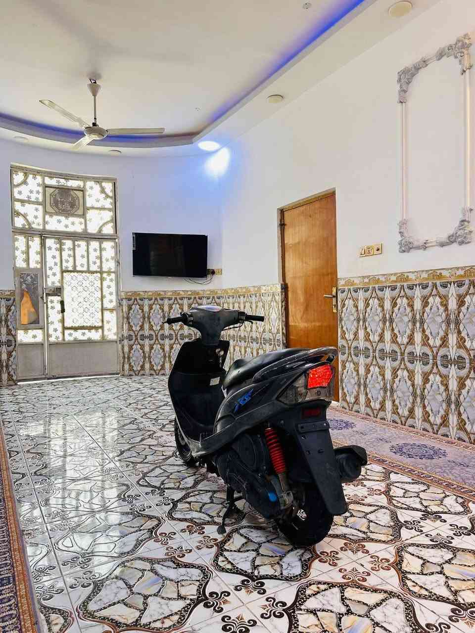 السلام عليكم للبيع ماكس عدله حاويه صار 9 ايام من مطلعه دراجه كارتون كفاله عامه من كلشي تاخذه تدعيلي ختم واحده كله. ويه المحرك كلشي شغال السعر 900 وبيه مجال رقم *********** بصره

