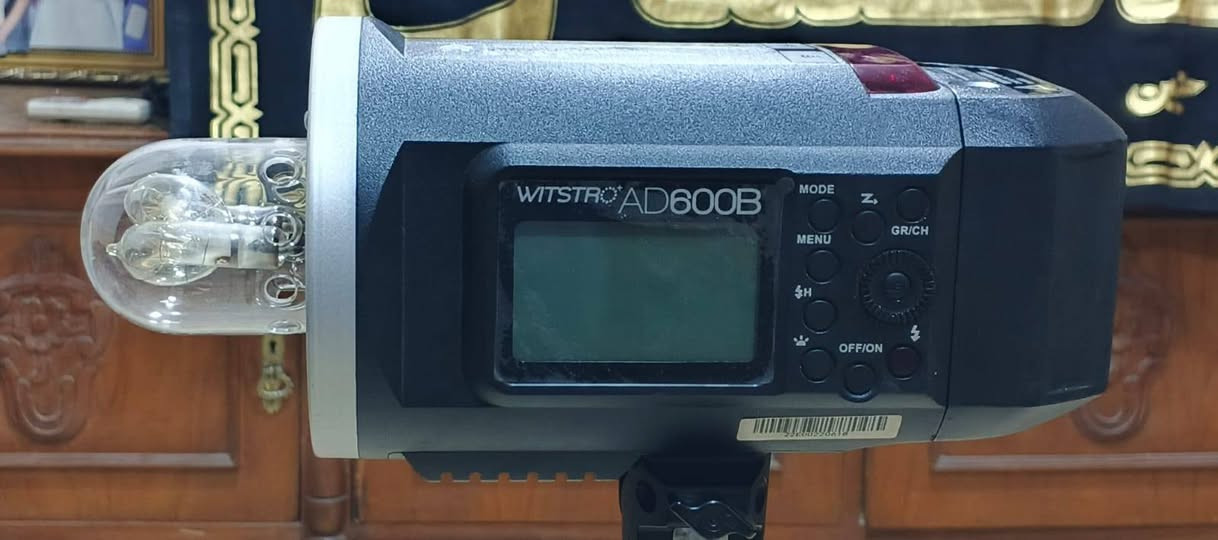 اضاءة  شركة كودكس AD600B
بطاريات عدد 2 وحدة لوك مامستخدمة
ستان ستيل لوك 
طلقات امبرلة عدد2
شاحنة 
السعر 550 الف
واسط-كوت 
***********
