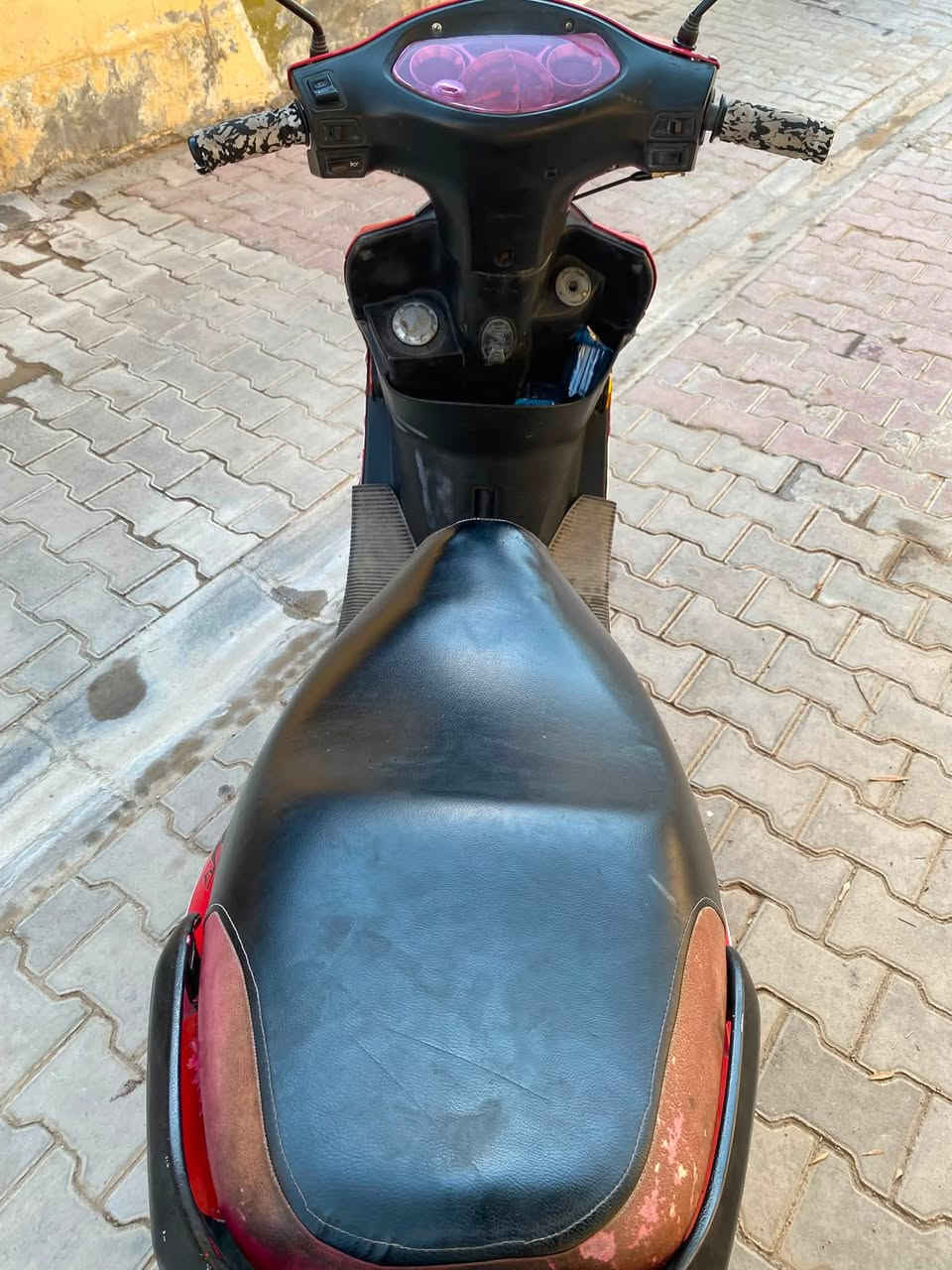 كايمكو ١٢٥
مسجل وكامل تحويل ثاني يوم
نكره صلف
شراي بياعه لاتتصلون فقط جنايه 
سعر ٦٥٠ بي مجال حك جيه
***********
مكاني رمادي تاميم
