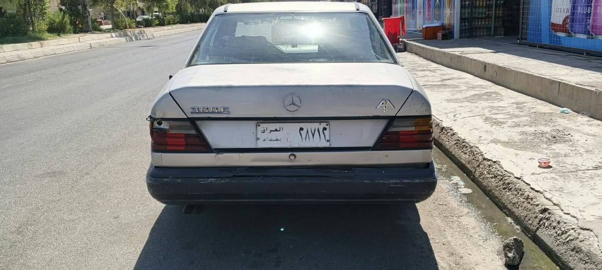 سلام عليكم للبيع فقط موديل ١٩٨٧ كير محرك بلاد يعني طيران رقم سنويه قديم سياره يحتجلها بس صبخ وتجديد سنويه تبريد داخل جلد مكاني كركوك واتس اب *********** سعر ٣٨
